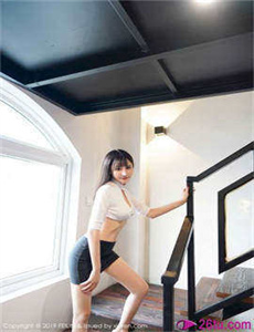 《女模特人体艺术-美女露乳网站》